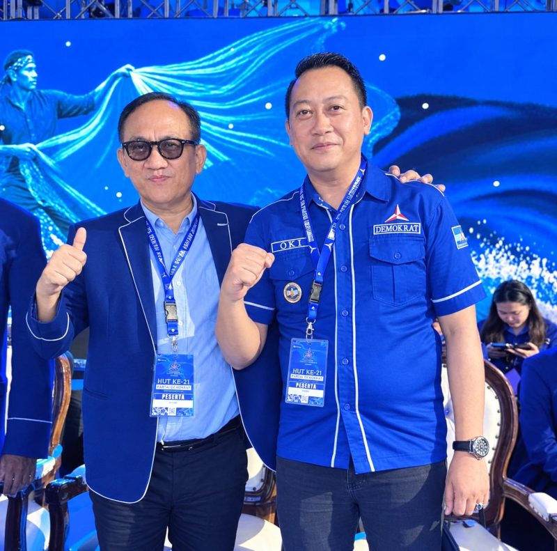 Kader Muda Partai Demokrat, Oki Fahreza saat menghadiri acara ulang tahun Partai Demokrat yang ke 25, di Senayan, Jakarta.