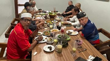Beberapa tokoh senior Golkar Kota Bekasi saat bertemu dengan tim dari Ranny Fahd Arafiq