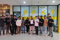 LSM Somasi saat mendatangi SPKT Polres Metro Bekasi Kota 