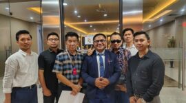 Pengacara G Nyoman Tio Rae bersama tim dan klien saat melaporkan PT Summarecon ke Mabes Polri.