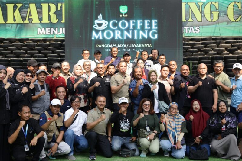 Coffee Morning Pangdam Jaya bersama insan media bertema “Satu Narasi, Satu Pengabdian: Mengawal Jakarta, Menjaga Indonesia” di Lapangan Tembak Falatehan, Makodam Jaya, Jakarta, Jumat (25/9/2026).