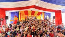 Indomaret Fresh Kebayoran Lama bersama Dancow FortiGro menggelar lomba mewarnai bagi anak-anak untuk mengasah kreativitas dan bakat seni.