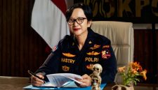Kepala Biro Kedokteran Kepolisian Brigjen Pol. Sumy Hastry Purwanti mengerahkan tim DVI untuk mengidentifikasi korban KM Virgo. (Foto: Ist)
