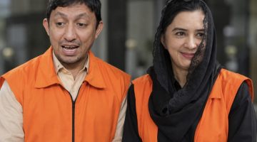 Fahd Arafiq bersama Fadia Arafiq saat memakai rompi tahanan KPK (Foto: Ist)