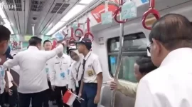 Teddy Indra Wijaya saat saat mengusir sejumlah direksi pengelola sektor tranportasi dalam acara Peresmian LRT jurusan Manggarai-Kelapa Gading pada 16 September 2026.