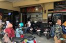 Sejumlah Guru  Datangi Polsek Sukaraja Polres Sukabumi Kota (Foto: Eka)
