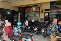 Sejumlah Guru  Datangi Polsek Sukaraja Polres Sukabumi Kota (Foto: Eka)