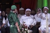 Gubernur Jabar Dedi Mulyadi dalam Kunjungan Kerja (Kunker) Pemerintah Provinsi Jawa Barat bersama Menteri Kesehatan RI Budi Gunadi Sadikin, pada 23 Juli 2026, di Puskesmas Sinar Jaya Kabupaten Bekasi-Jawa Barat. 