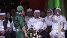 Gubernur Jabar Dedi Mulyadi dalam Kunjungan Kerja (Kunker) Pemerintah Provinsi Jawa Barat bersama Menteri Kesehatan RI Budi Gunadi Sadikin, pada 23 Juli 2026, di Puskesmas Sinar Jaya Kabupaten Bekasi-Jawa Barat. 