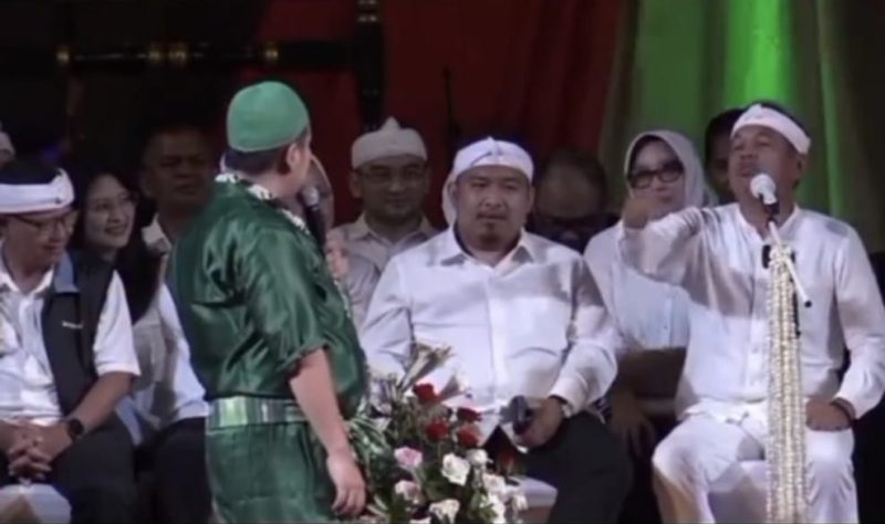 Gubernur Jabar Dedi Mulyadi dalam Kunjungan Kerja (Kunker) Pemerintah Provinsi Jawa Barat bersama Menteri Kesehatan RI Budi Gunadi Sadikin, pada 23 Juli 2026, di Puskesmas Sinar Jaya Kabupaten Bekasi-Jawa Barat. 