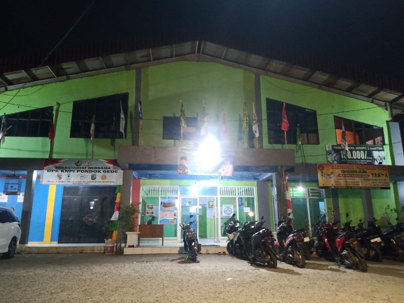 GOR Jatiwaringin Pondok Gede, sebelum dibongkar. 