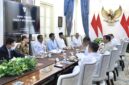 Presiden Prabowo Subianto menggelar rapat terbatas bersama sejumlah Menteri Kabinet Merah Putih di Istana Merdeka, Jakarta, pada Senin (28/9/2026). (Foto/BPMI)