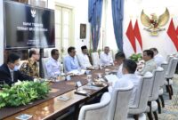 Presiden Prabowo Subianto menggelar rapat terbatas bersama sejumlah Menteri Kabinet Merah Putih di Istana Merdeka, Jakarta, pada Senin (28/9/2026). (Foto/BPMI)