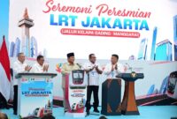 Presiden RI Prabowo Subianto memberikan pujian terbuka kepada Gubernur DKI Jakarta Pramono Anung Wibowo saat meresmikan LRT Jakarta Jalur Kelapa Gading - Manggarai, Rabu (28/10/2026). Foto: Setneg