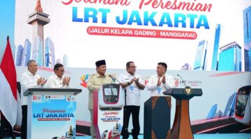 Presiden RI Prabowo Subianto memberikan pujian terbuka kepada Gubernur DKI Jakarta Pramono Anung Wibowo saat meresmikan LRT Jakarta Jalur Kelapa Gading - Manggarai, Rabu (28/10/2026). Foto: Setneg