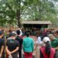 Organisasi lingkungan hidup Prabu Peduli Lingkungan memperingati ulang tahun ke-7 di area makam Mbah Raden Kebluk, TPA Sumur Batu, Kota Bekasi, Rabu (28/10/2026).