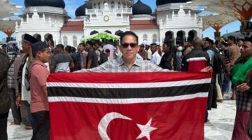 Ayah Oet Desak Polemik Legalitas Bendera Bulan Bintang Tuntas Sebelum 4 Desember 2026