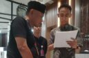 Ketua Tri Nusa Bekasi Raya saat konfirmasi ke Jampidsus Kejaksaan Agung terkait penanganan kasus Migas Kota Bekasi. (Foto: dok Mediakarya)