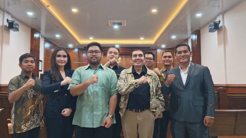 Yuli Yanti Hutagaol S.H., M.H., C. Med., CRA., dan Perry Cornelius Sitohang, S.H., selaku tim kuasa hukum ahli waris Priyo Budisantoso.