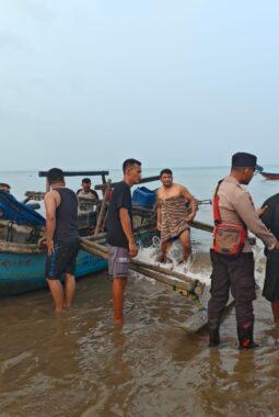 Alami Kerusakan Perahu Saat Melaut, Nelayan Nias Selatan Berhasil Ditemukan Selamat