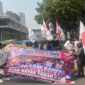 Elemen mahasiswa menggelar aksi demonstrasi di Kantor Sinar Mas Land, Kamis (15/10/2026).