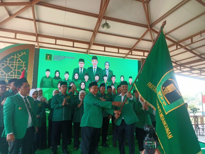 Dukungan kader agar Ketua Dewan Pimpinan Cabang (DPC) Partai Persatuan Pembangunan (PPP) Kabupaten Bekasi, Sarif Marhaendi,