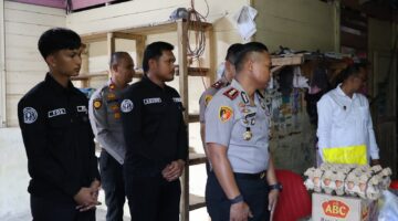 Sentuh Hati Warga, Polres Nias Selatan Berbagi Kasih di Hari Jadi Ke-75 Humas Polri