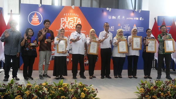 PAM JAYA meraih Penghargaan Gubernur DKI Jakarta Bidang Kearsipan 2026 dengan predikat AA atau Sangat Memuaskan atas pengelolaan arsip dan penguatan tata kelola perusahaan.