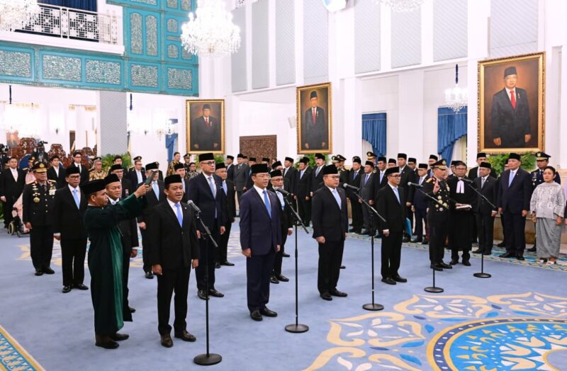 Pengambilan sumpah jabatan hasil reshuffle ketujuh pemerintahan Prabowo-Gibran (Foto: Setkab)