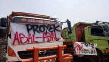 Warga yang protes terkait dengan proyek di TPA Burengkeng yang diduga bermasalah.