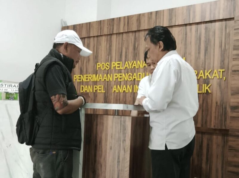 Penyerahan laporan ke Pos Pelayanan Hukum dan Pengaduan Masyarakat (PPH & PPM) Kejagung
