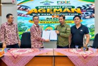 Produser film Ageman, Ken Setiawan, resmi menandatangani nota kesepahaman (MoU) dengan Fakultas Dakwah dan Ilmu Komunikasi (FDIK) Universitas Islam Negeri (UIN) Raden Intan Lampung, Senin (14/10/2026).