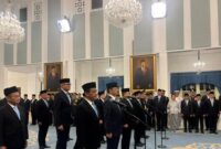 Pengambilan sumpah jabat sejumlah Menteri Kabinet Merah Putih, kemarin. (Foto: detik.com)