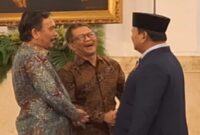 Syahganda Nainggolan dan Rocky Gerung saat bersama Presiden Prabowo di Istana Negara. (Ist)
