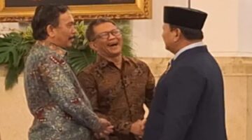 Syahganda Nainggolan dan Rocky Gerung saat bersama Presiden Prabowo di Istana Negara. (Ist)